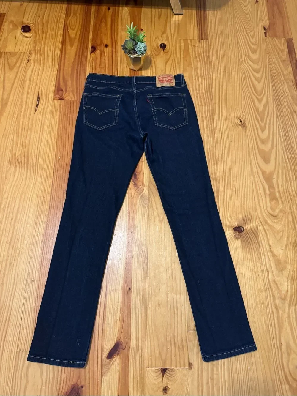 Levi's 511 Jeans Mens 33x34 Blue Slim Tapered Dark Wash Denim Zip Fly Casual